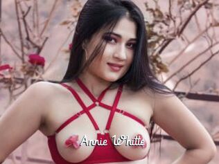 Annie_Whitte