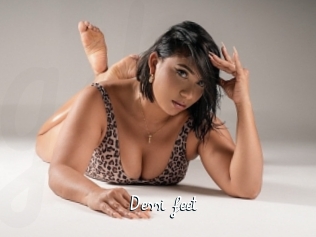 Dessi_feet