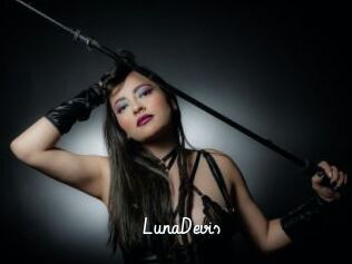 LunaDevis