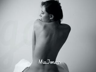 MiaJoness
