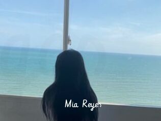 Mia_Reyes