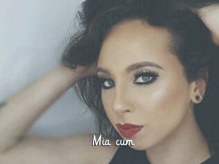 Mia_cum