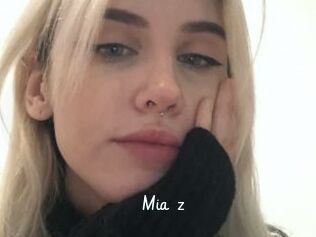 Mia_z