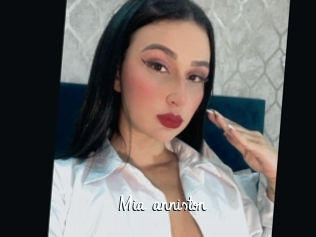 Mia_anniston