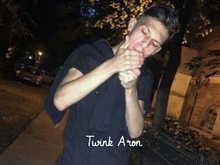 Twink_Aron